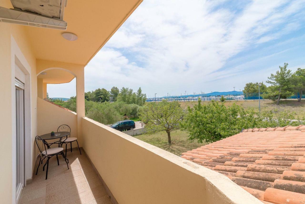 Apartman Lea Sukošan Exterior foto
